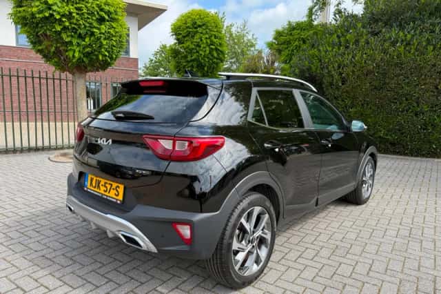 Kia Stonic (2022) thumbnail 4