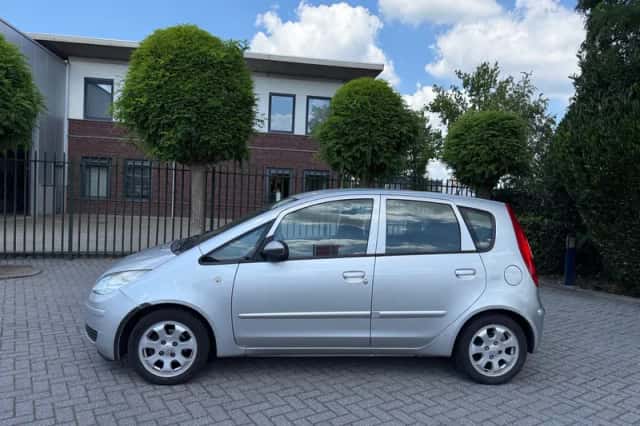 Mitsubishi Colt (2007) thumbnail 2