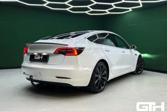 Tesla Model 3 (2019) thumbnail 2