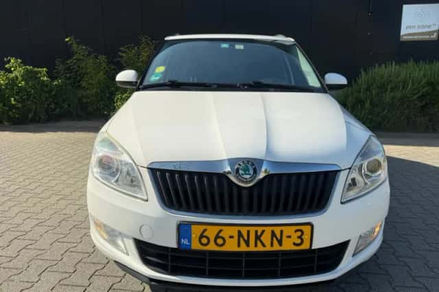 Škoda Fabia (2010) thumbnail 3