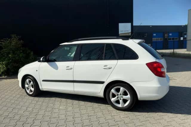 Škoda Fabia (2010) thumbnail 4