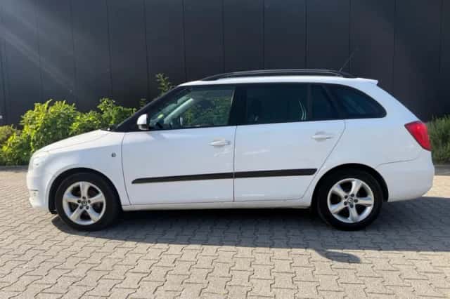 Škoda Fabia (2010) thumbnail 6
