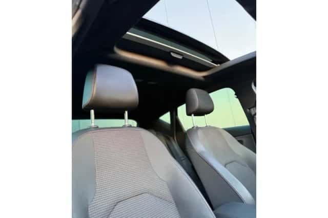 SEAT Leon (2019) thumbnail 3