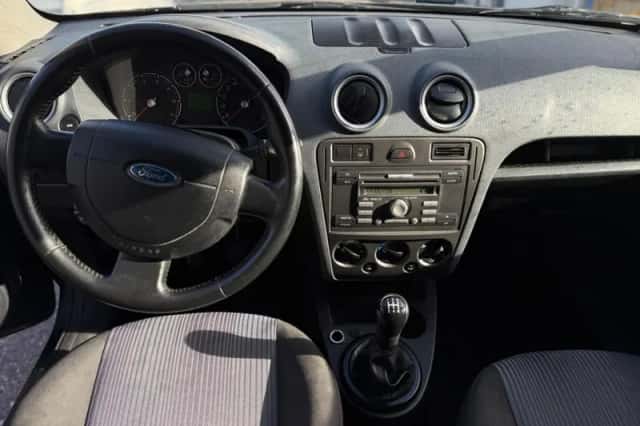 Ford FUSION (2008) thumbnail 4