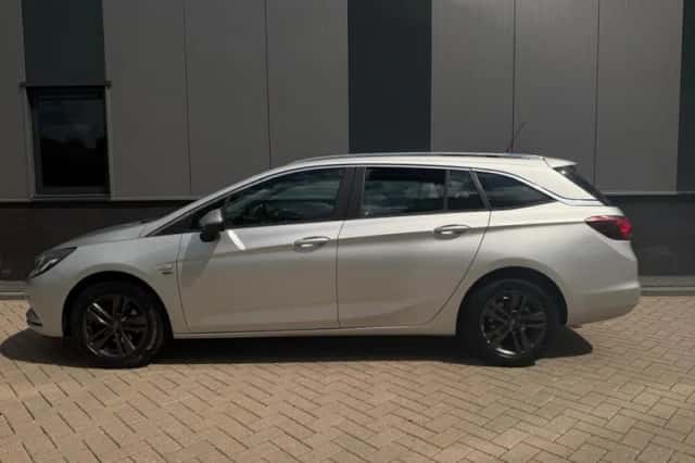 Opel Astra (2019) thumbnail 4