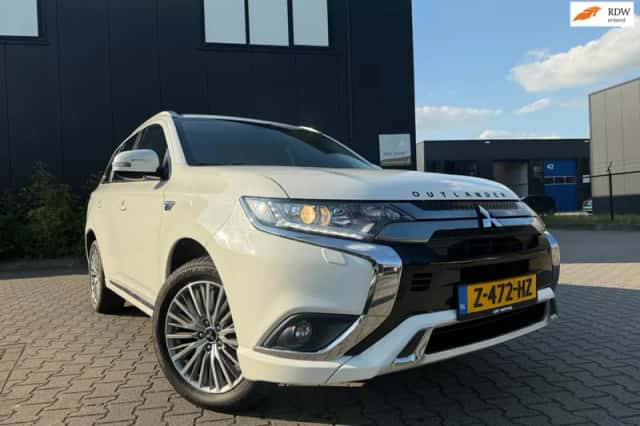 Mitsubishi Outlander (2020) thumbnail 1