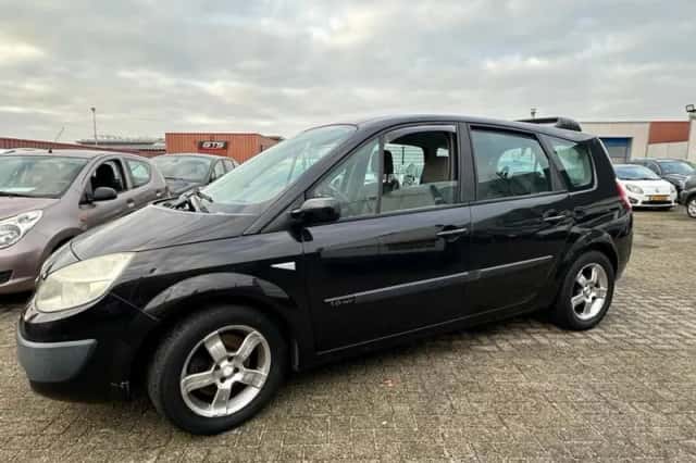 Renault Grand Scénic (2005) thumbnail 3