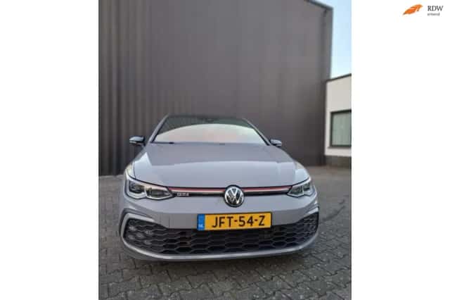 Volkswagen Golf (2021) thumbnail 1
