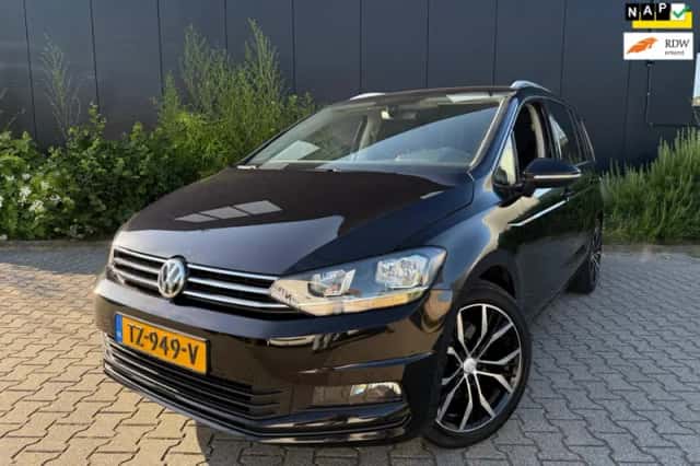 Volkswagen Touran (2018) thumbnail 1