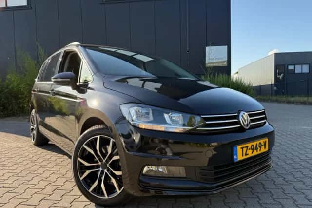 Volkswagen Touran (2018) thumbnail 3