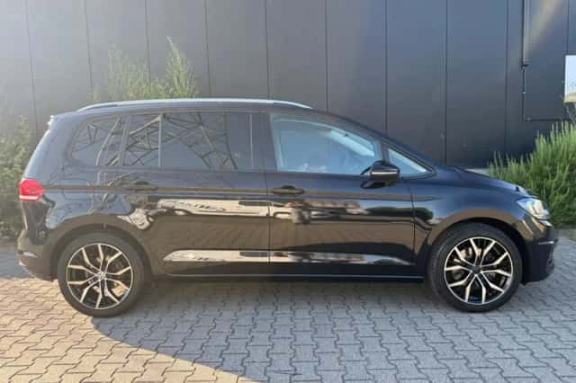 Volkswagen Touran (2018) thumbnail 5