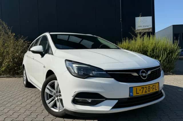 Opel Astra (2021) thumbnail 2