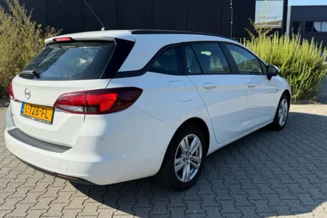 Opel Astra (2021) thumbnail 6