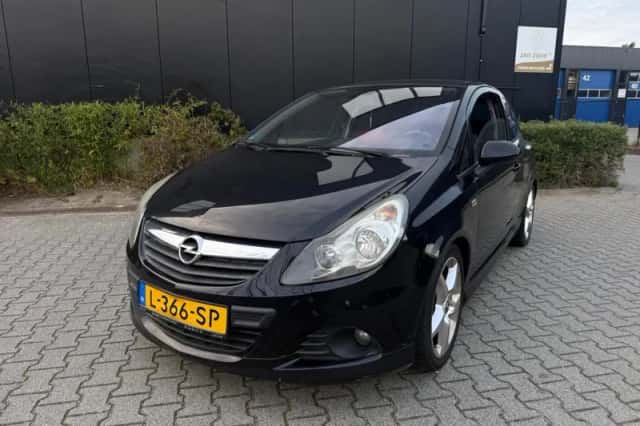 Opel Corsa (2011) thumbnail 2