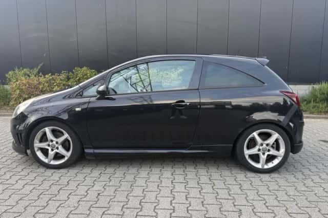 Opel Corsa (2011) thumbnail 4
