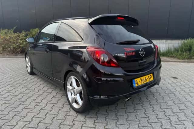 Opel Corsa (2011) thumbnail 5