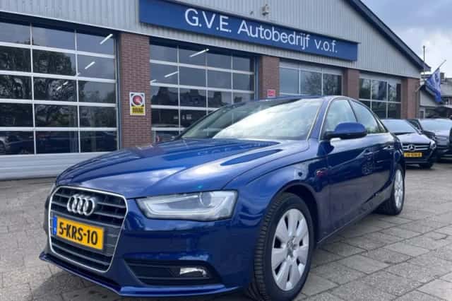 Audi A4 (2013) thumbnail 2