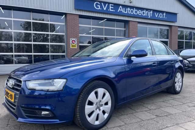Audi A4 (2013) thumbnail 3