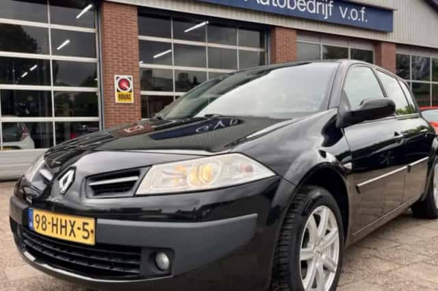 Renault Mégane (2009) thumbnail 1