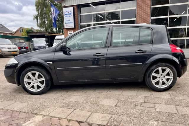 Renault Mégane (2009) thumbnail 4