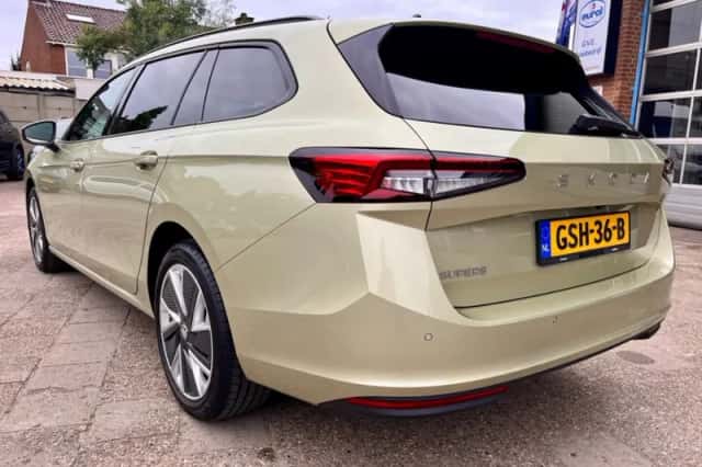 Škoda Superb (2024) thumbnail 5
