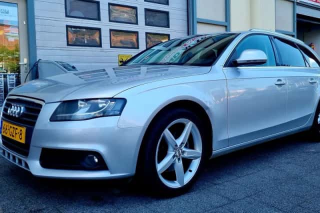 Audi A4 (2008) thumbnail 2