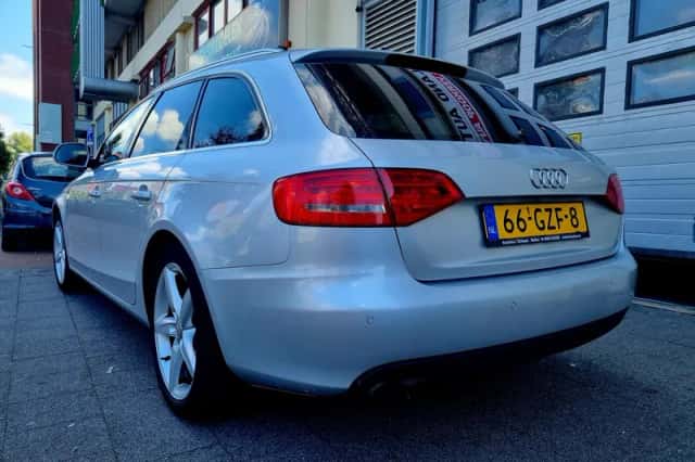 Audi A4 (2008) thumbnail 4