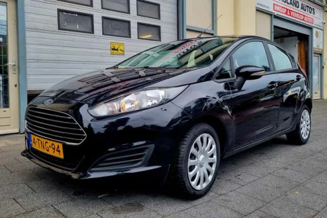 Ford Fiesta (2014) thumbnail 2