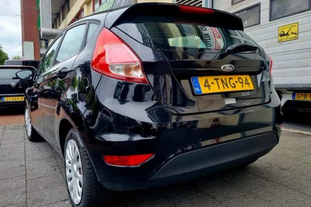 Ford Fiesta (2014) thumbnail 4