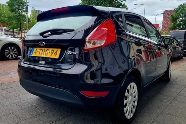 Ford Fiesta (2014) thumbnail 5