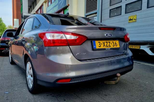 Ford Focus (2014) thumbnail 4
