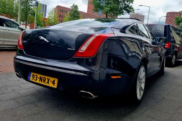Jaguar XJ (2010) thumbnail 5