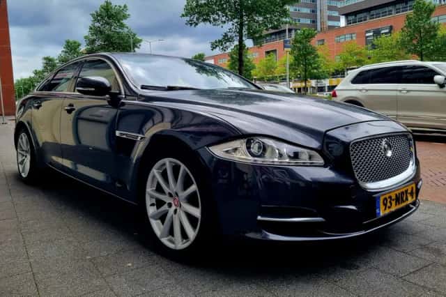 Jaguar XJ (2010) thumbnail 6