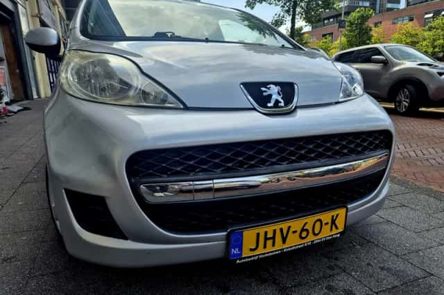 Peugeot 107 (2009) thumbnail 1