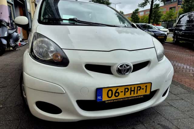 Toyota Aygo (2011) thumbnail 1