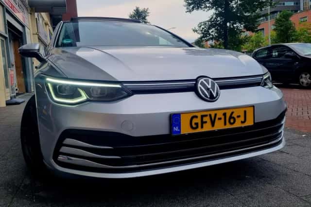 Volkswagen Golf (2021) thumbnail 1