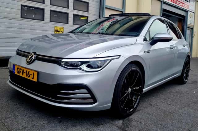 Volkswagen Golf (2021) thumbnail 4