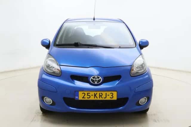 Toyota Aygo (2010) thumbnail 6
