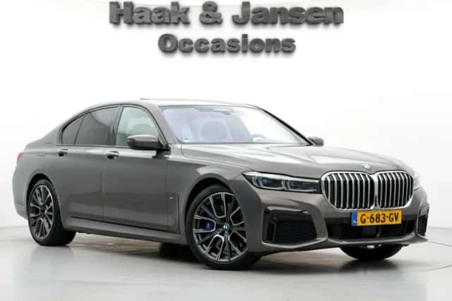 BMW 7-Serie (2019) thumbnail 2