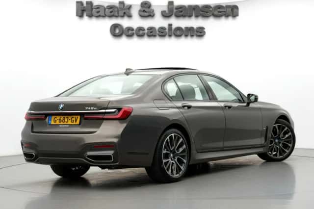 BMW 7-Serie (2019) thumbnail 4