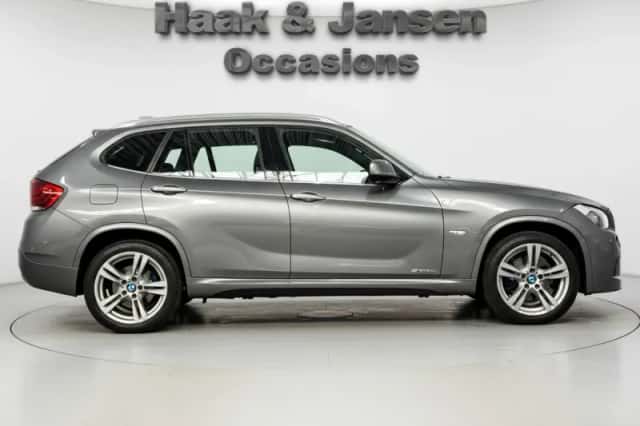 BMW X1 (2011) thumbnail 6