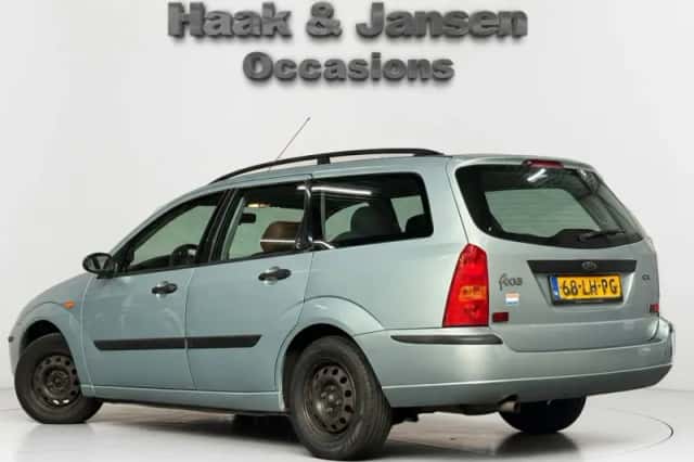 Ford Focus (2003) thumbnail 3