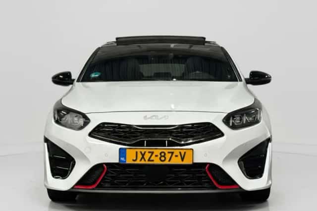 Kia Proceed (2024) thumbnail 5