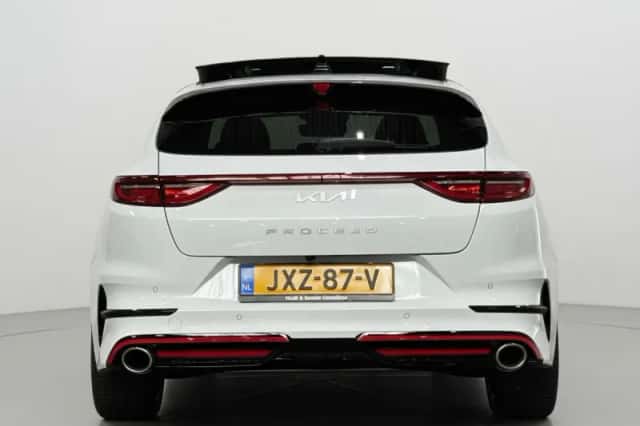 Kia Proceed (2024) thumbnail 6