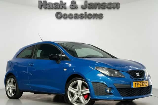 SEAT Ibiza (2011) thumbnail 2