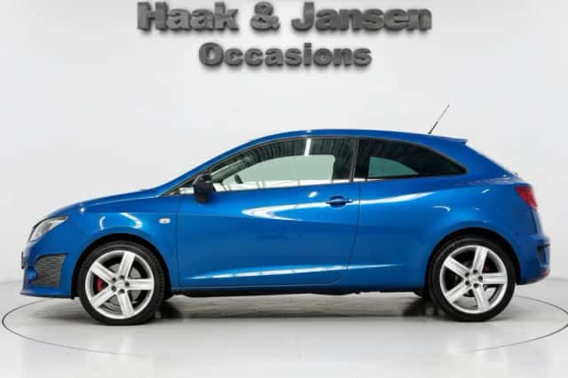 SEAT Ibiza (2011) thumbnail 5