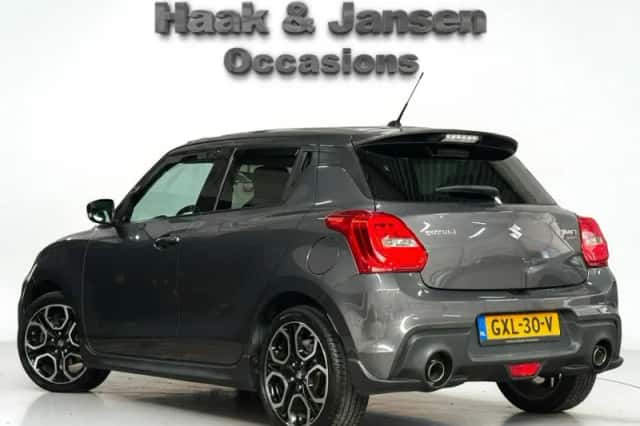 Suzuki Swift (2019) thumbnail 3