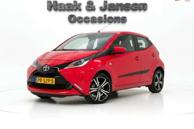 Toyota Aygo (2016) thumbnail 1