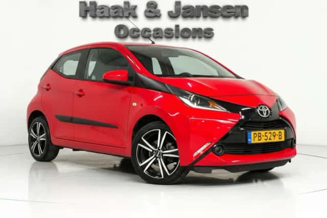 Toyota Aygo (2016) thumbnail 2