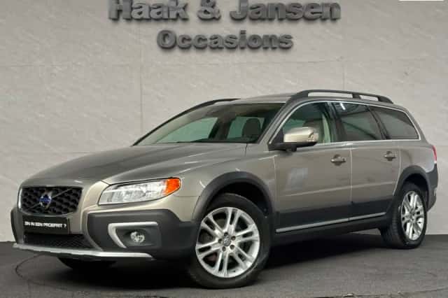 Volvo XC70 (2015) thumbnail 1